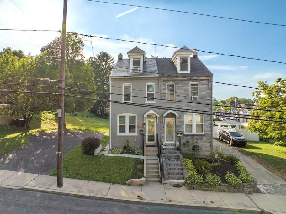 Rare City Home W/ Backyard Fire-Pit & Hottub Lancaster Exterior foto